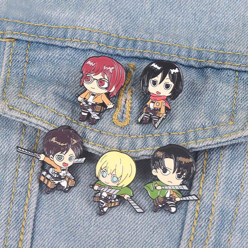 Attack on Titan Chibi Enamel P - Levi Jewelry & Watches Inc recension och pris